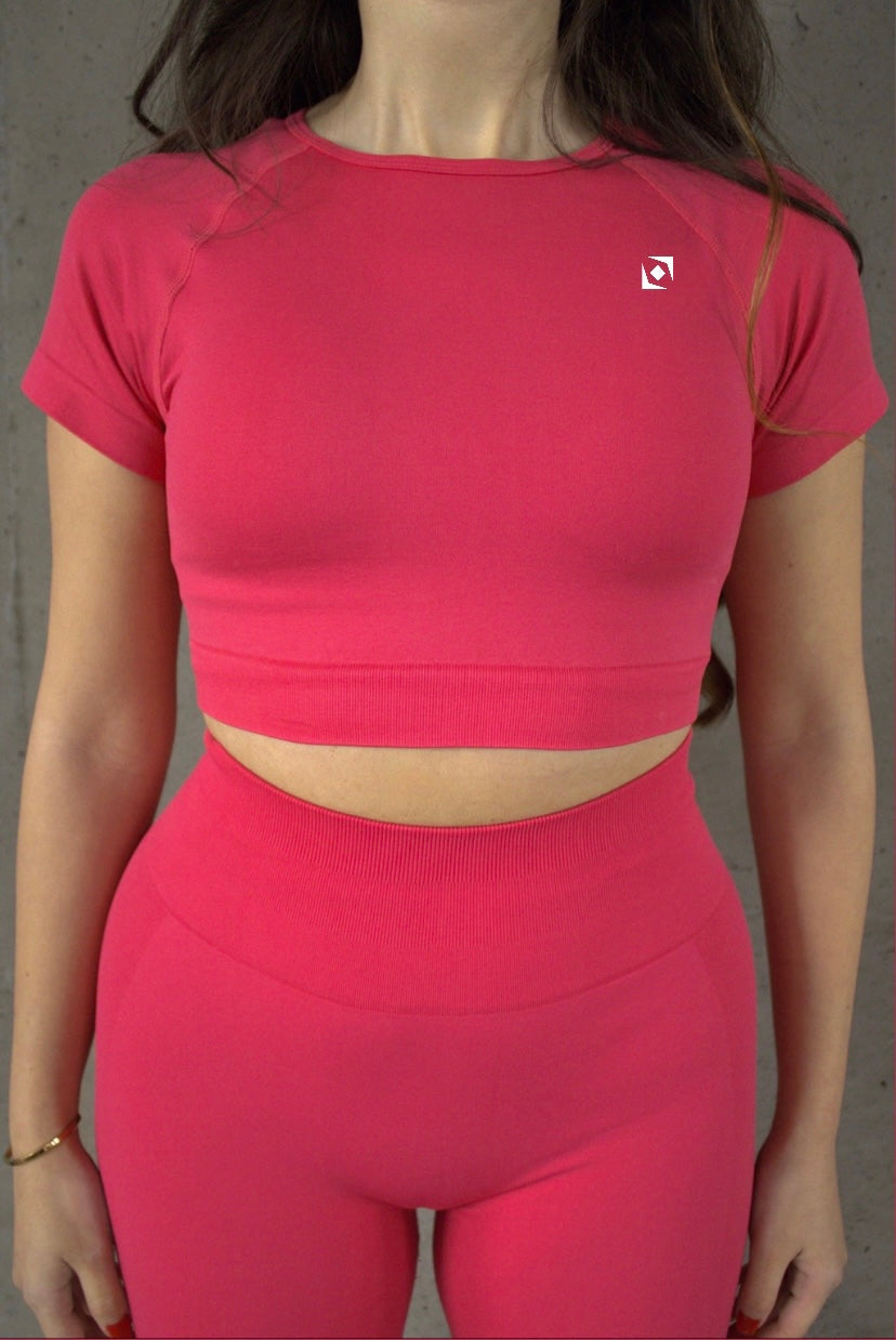 EFFORTLESS CROP TOP / FUCHSIA